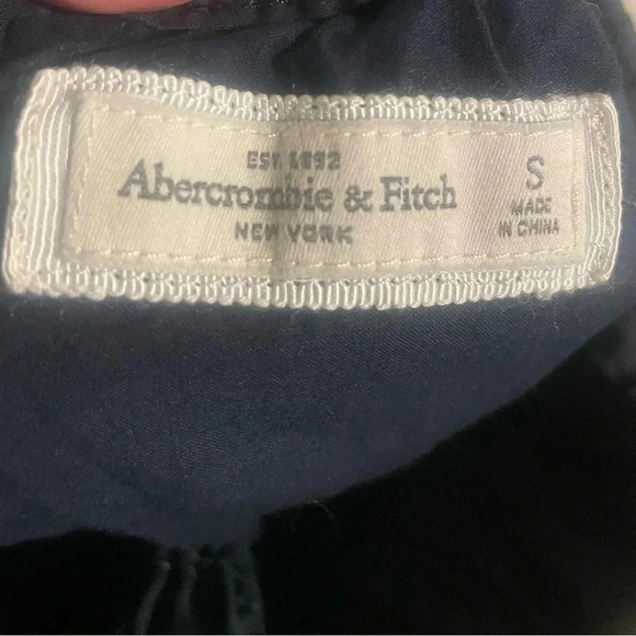 Abercrombie & Fitch Belted Mini Navy Blue Skirt & Hollister pleated skirt Small - Picture 5 of 11